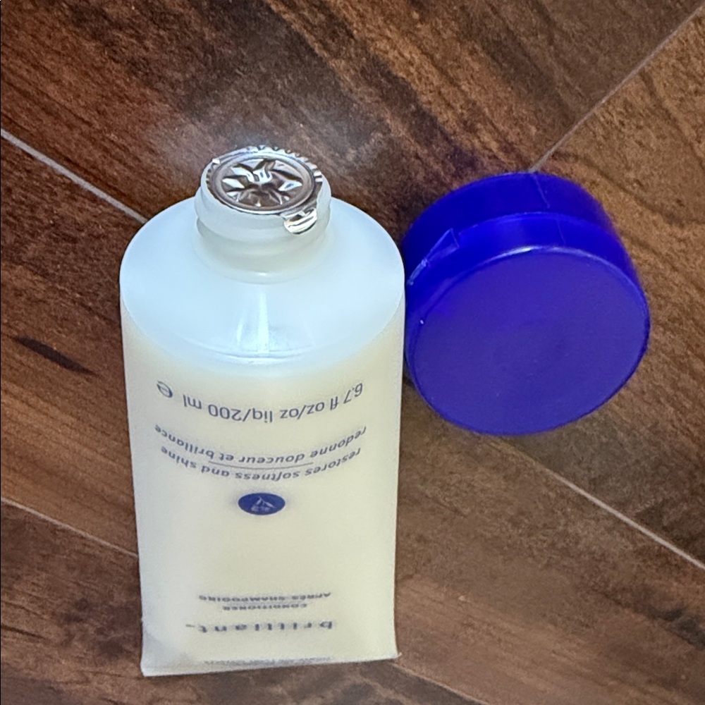 Aveda Brilliant Conditioner - Cream with Blue Accents - Picture 3 of 3